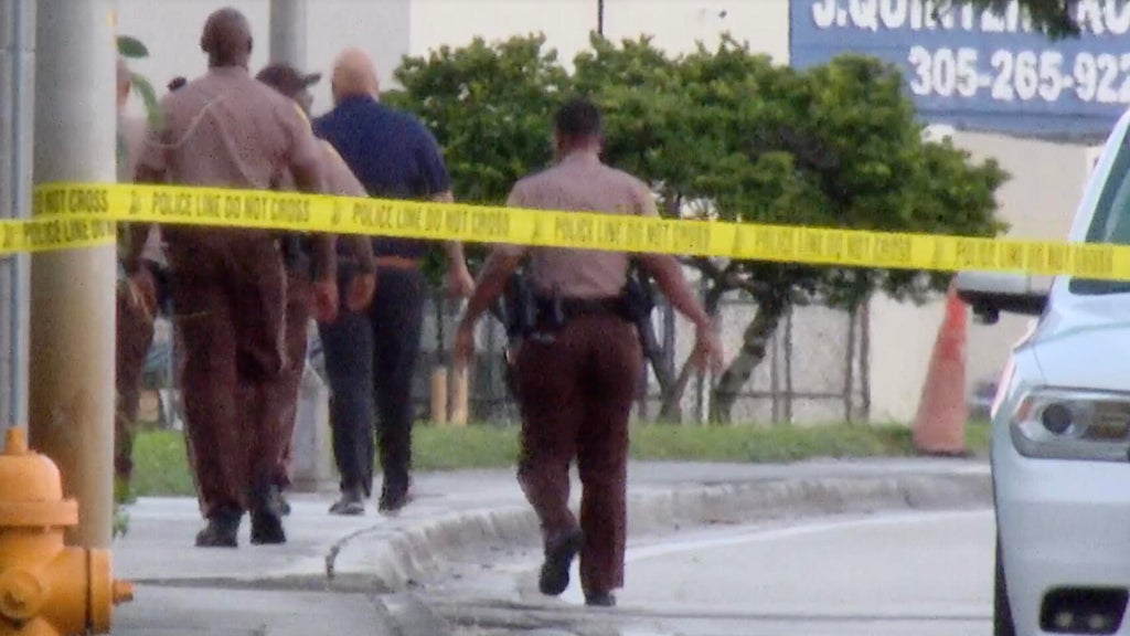 Driver found with gunshot wound after Northwest Miami-Dade crash, deputies say — CBS Miami, Tarpon Springs Community news