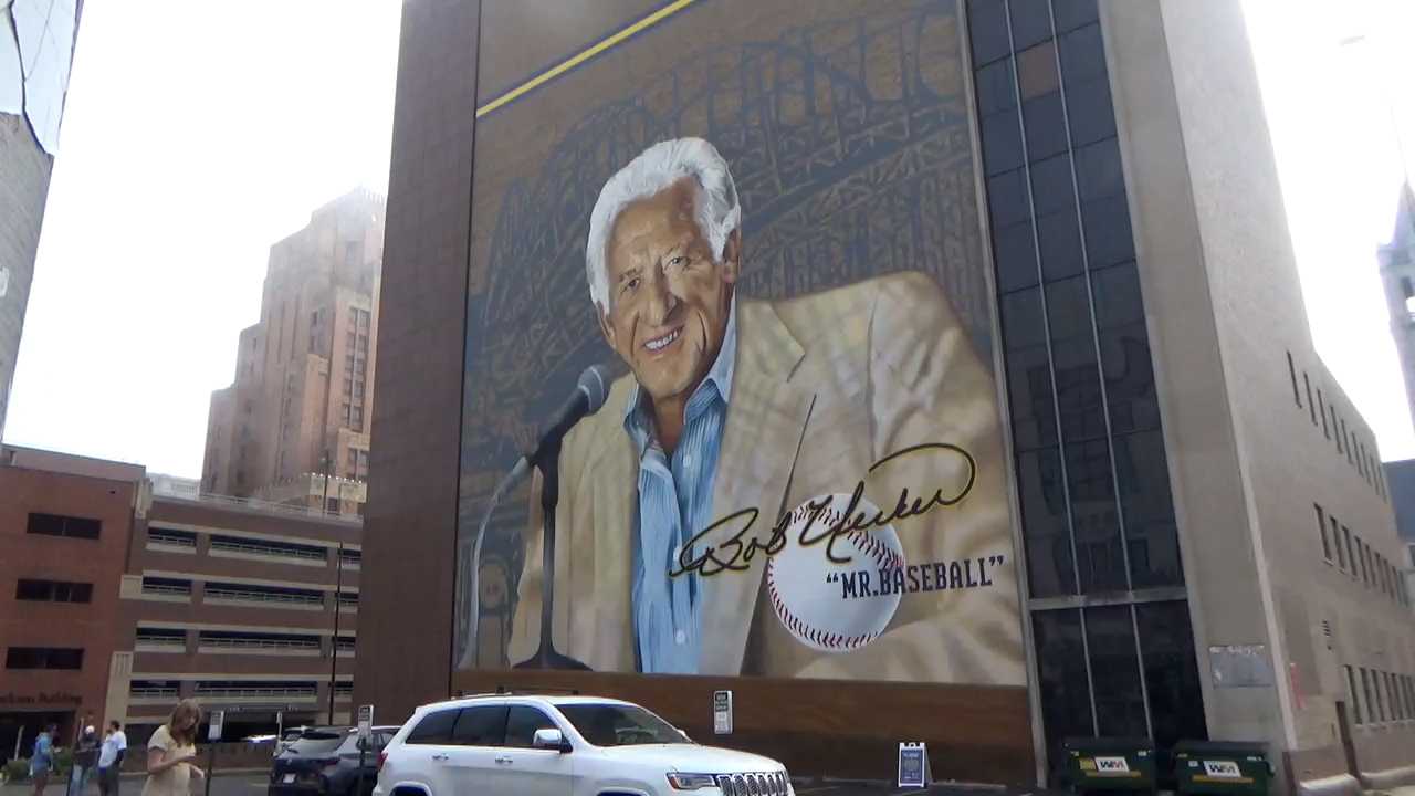 Brewers fans stop at Bob Uecker mural as team seeks its first-ever World Series win — WISN 12 Milwaukee