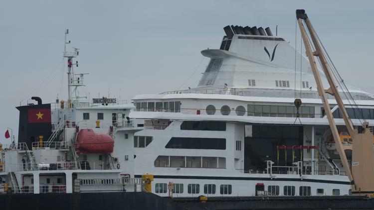 200 cruise passengers on 3-year world voyage stranded after US company ends trip over fuel costs — Tarpon Springs Business news