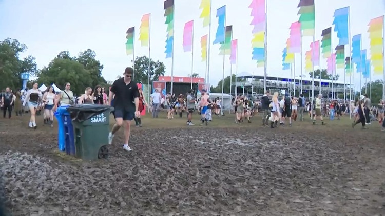 Zilker Park's Great Lawn remains closed following ACL Fest restoration — KENS 5 (San Antonio), Tarpon Springs Community news