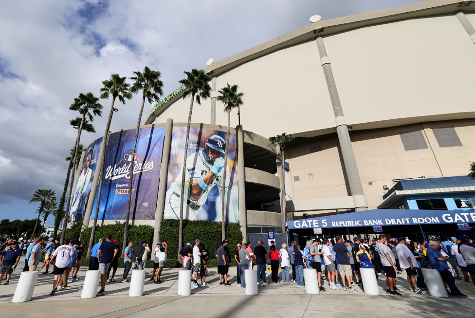 World Series, Game 3 live updates: Tampa Bay Rays vs. Milwaukee Brewers — FOX 13 Sports Tampa Bay, Tarpon Springs Sports news