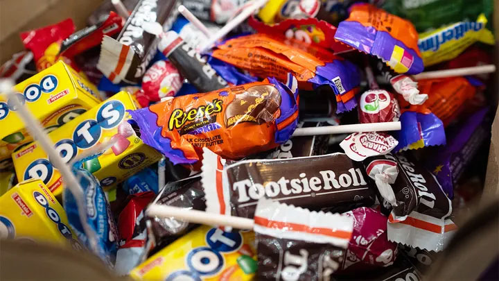 Halloween candy prices jump 8.1% as Americans prepare to spend billions on treats — FOX 13 Tampa Bay News