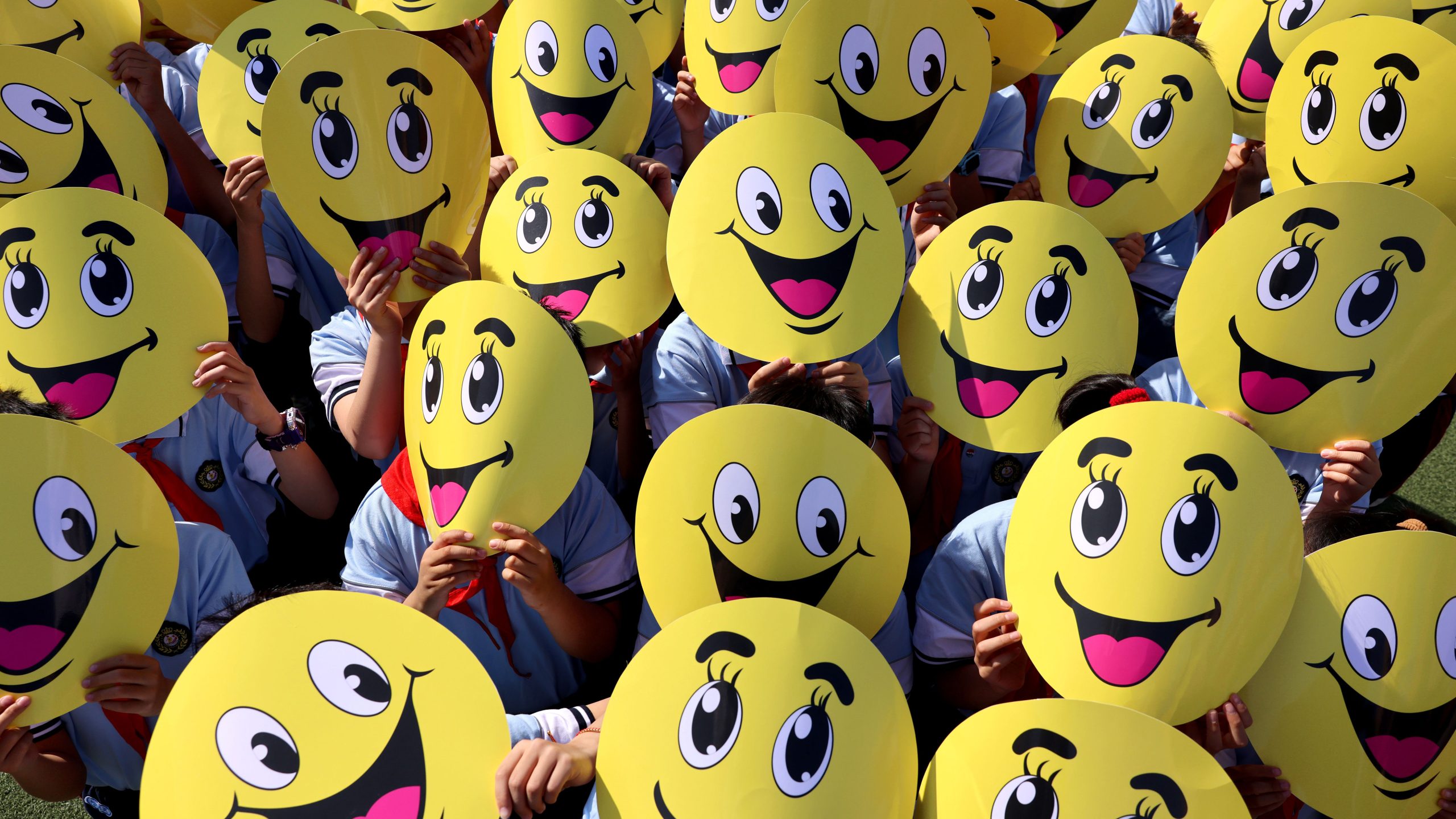 Want to improve your mood and your health? Smile more often, experts suggest — FOX 13 Tampa Bay News