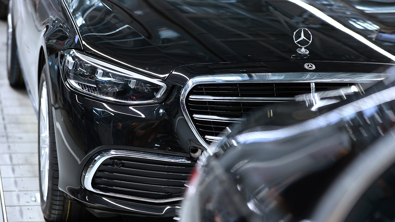 Mercedes recalls over 30,000 of its most expensive models — FOX 13 Tampa Bay News
