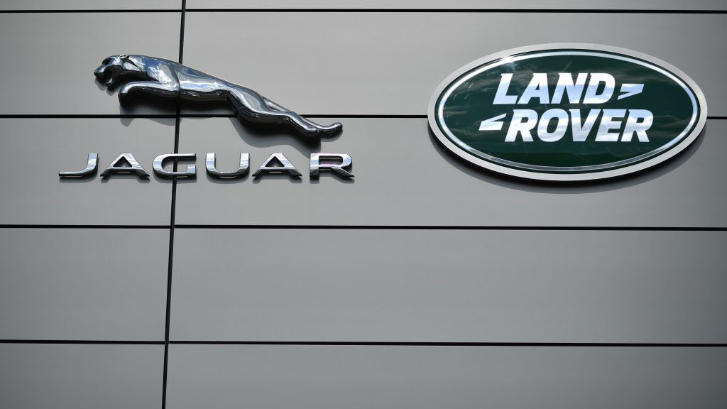 Jaguar recalls over 93K Range Rovers due to water pooling around rearview camera — Tarpon Springs Community news