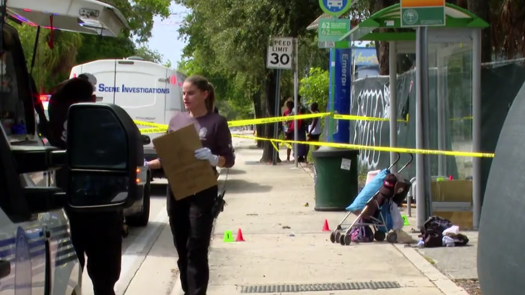 Attacker, victim injured in stabbing at Miami bus stop — WSVN 7 Miami-Dade, Tarpon Springs Community news