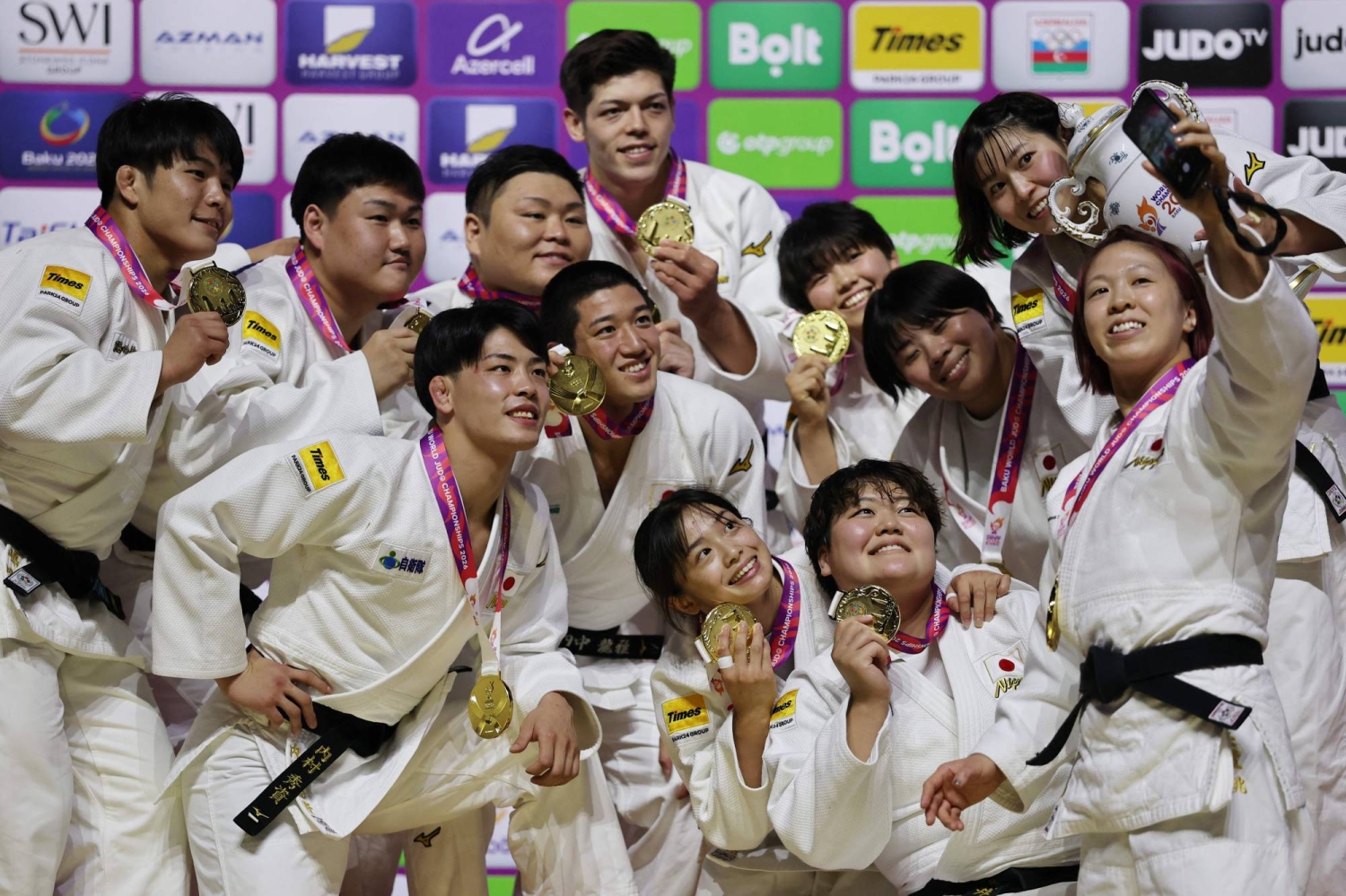  Japan defeats Russia to win mixed team gold at World Judo  — Japan Times